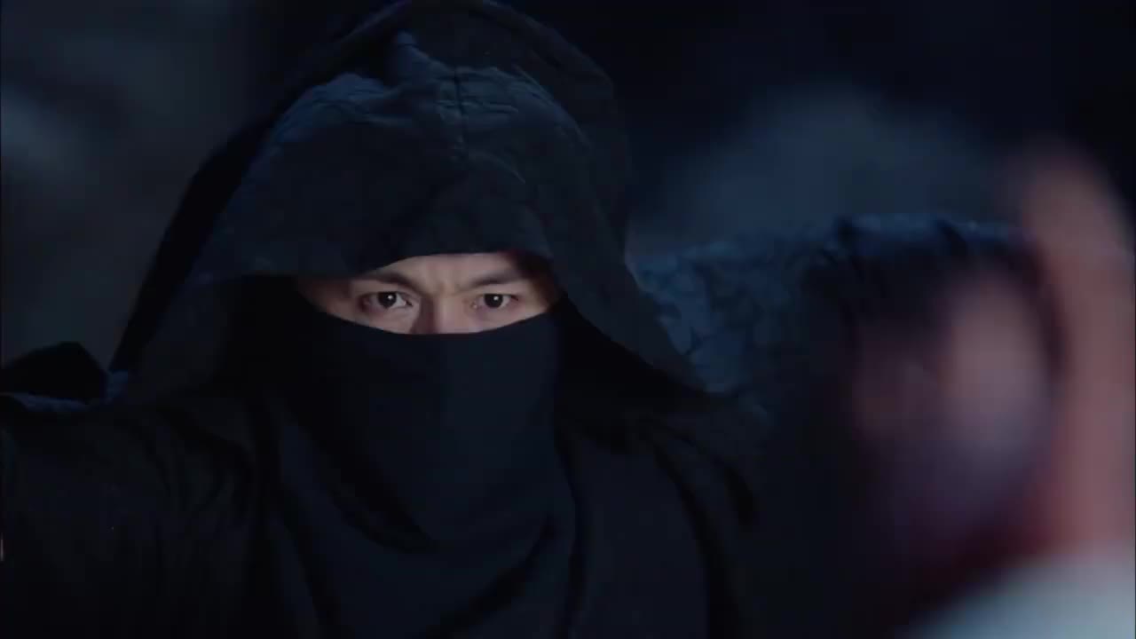 资质最差的 为您推荐: 神探狄仁杰:方大人被惊醒,蒙面黑衣人说了什么