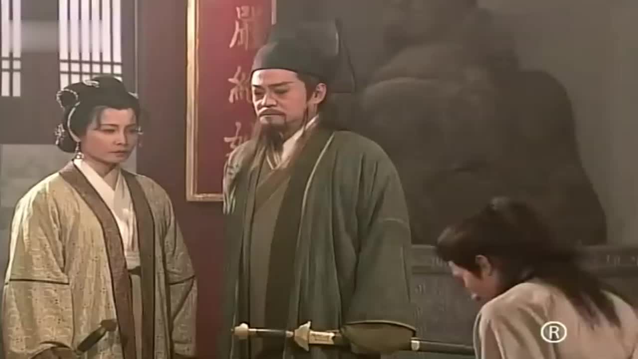 笑傲江湖令狐冲得到风清扬真传岳不群极不服气非要一较高下