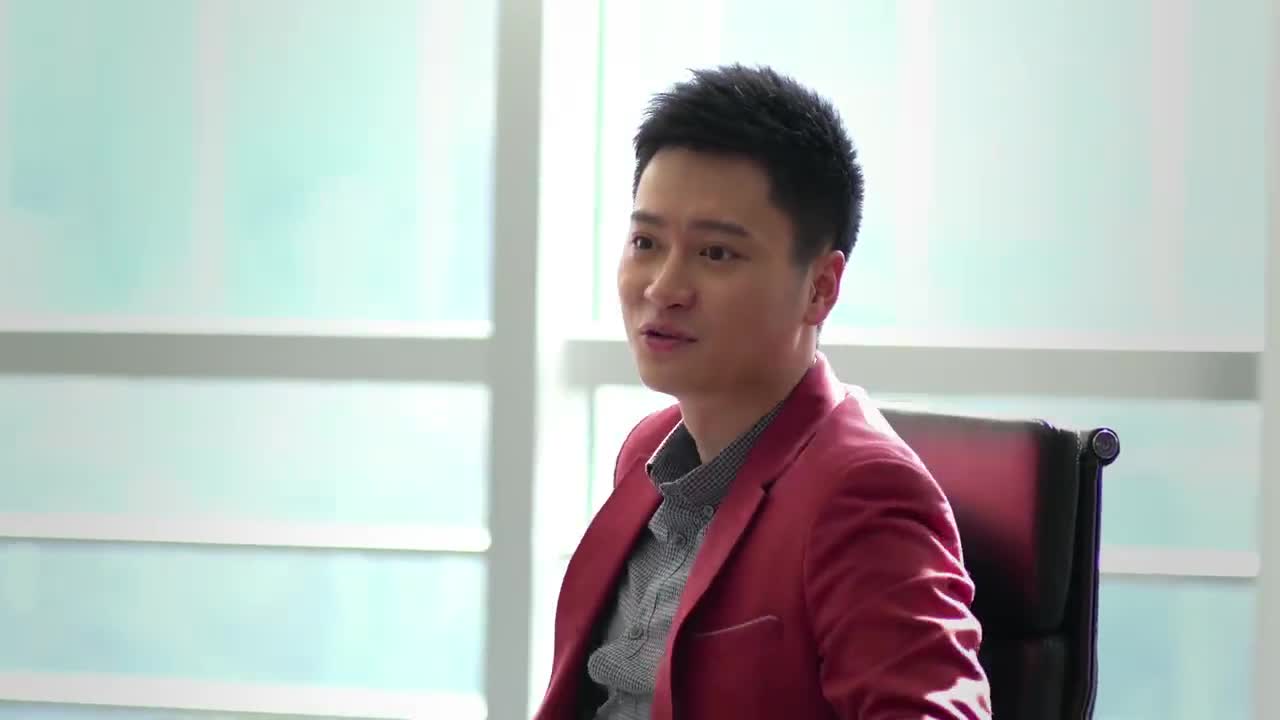 欢乐颂:公司高层开会,曲筱绡听得一脸懵,生怕一开口就露馅!