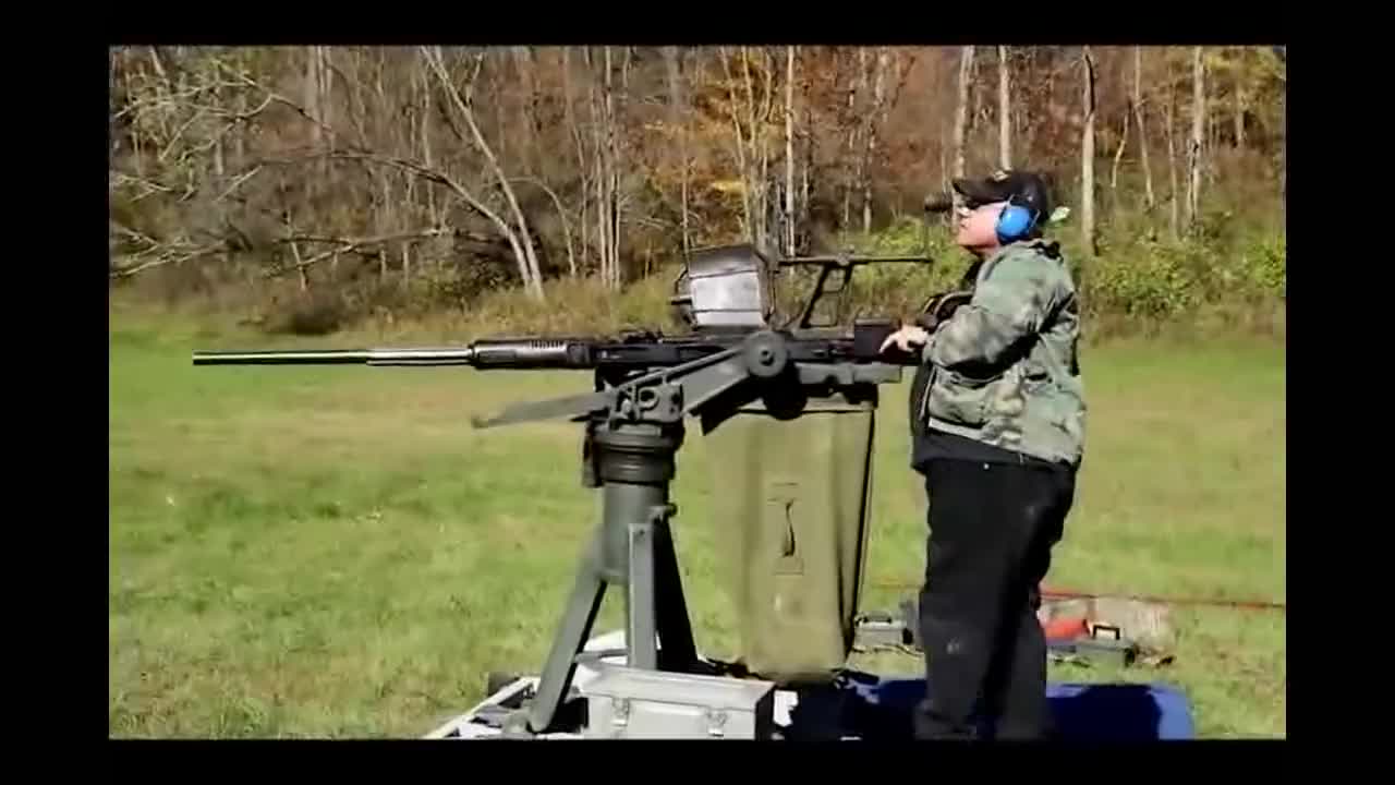 经典武器:厄利孔20mm高射机炮射击集锦