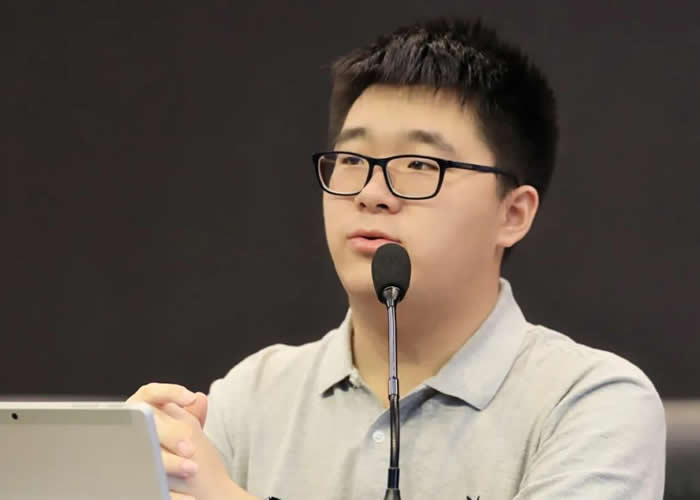 分享拼搏历程,激励榴乡学子——北大学生张桓瑀报告会在28中举行