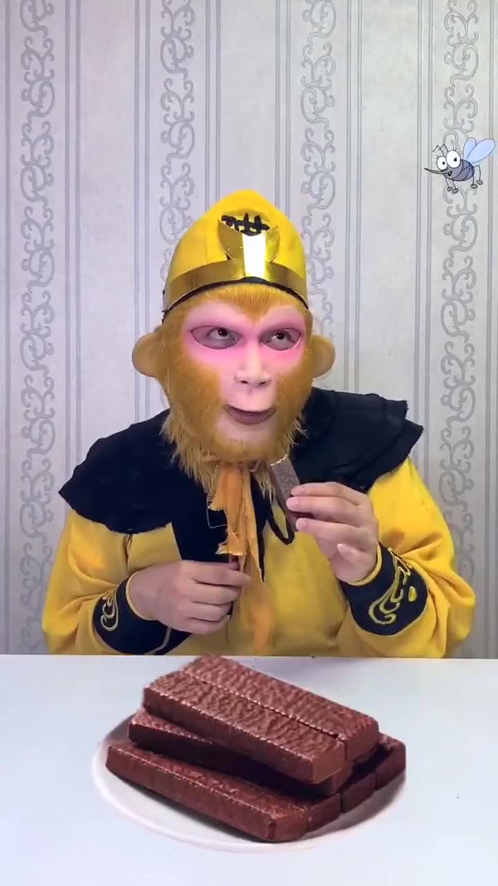 果然是孙悟空,抓个苍蝇只需要两个手指头!