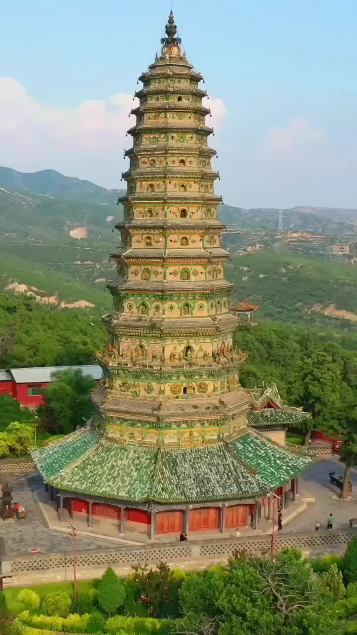 广胜寺飞虹塔保存最完整的多彩琉璃塔西游记扫塔取景地