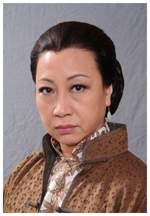 包租婆元秋敢骂洪金宝叫成龙大鼻周星驰再三请复出