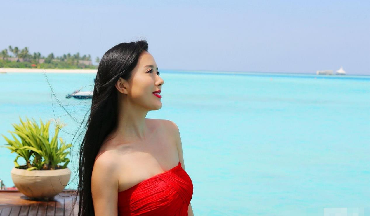 当看到"素颜"的那一刻,网友:无法形容|颜丹晨|素颜|嫦娥_新浪新闻