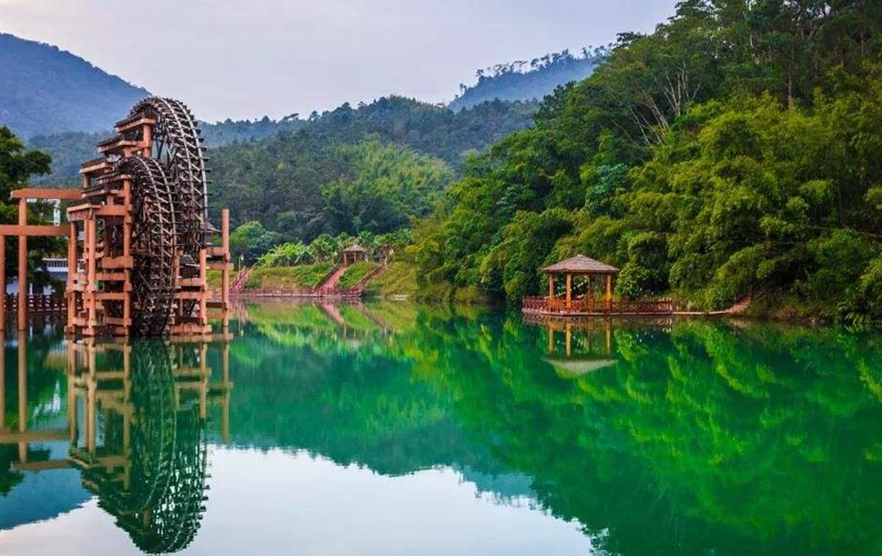 探访八寨沟,群山折叠,满目苍翠,悬瀑跌水,谷涧池潭|八寨沟|悬瀑|池潭