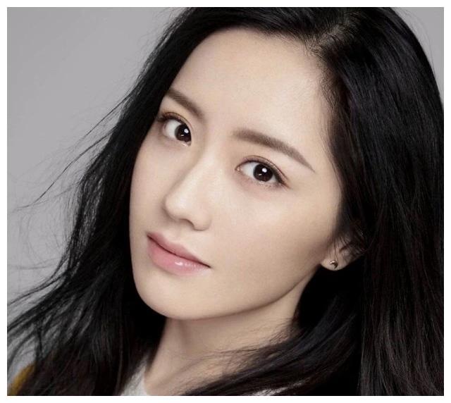 就算没有张新成前女友的身份,王艺瑾这样的颜值,不火也难