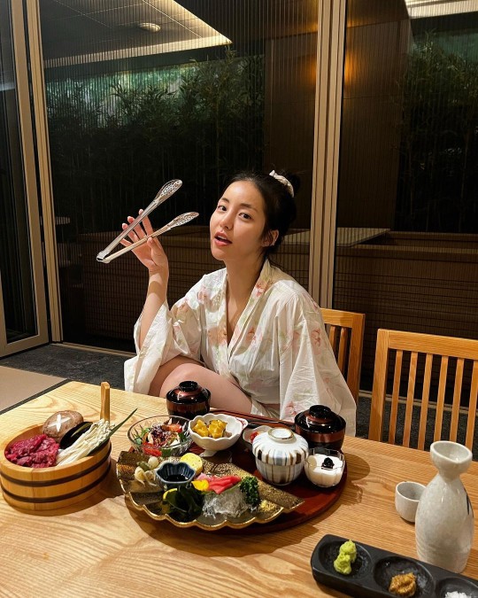 bravegirls成员南侑廷sns发近照秀性感魅力