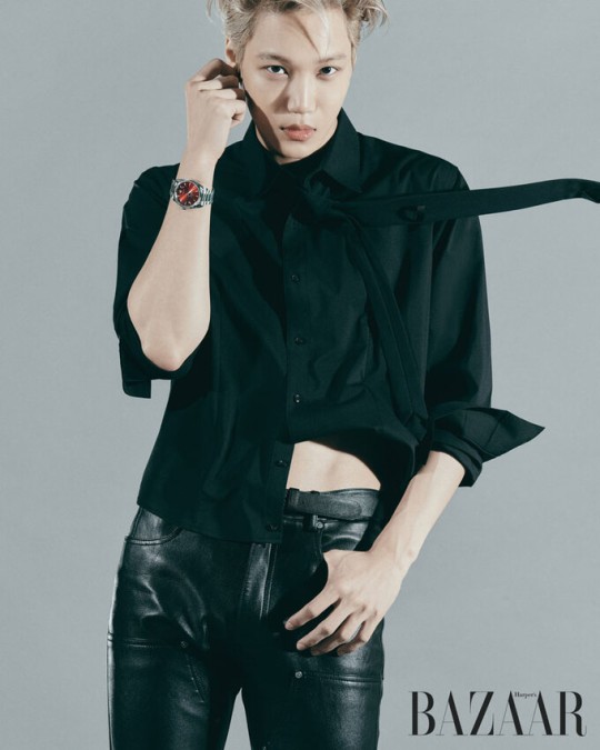 韩国男团EXO成员KAI拍手表品牌宣传照