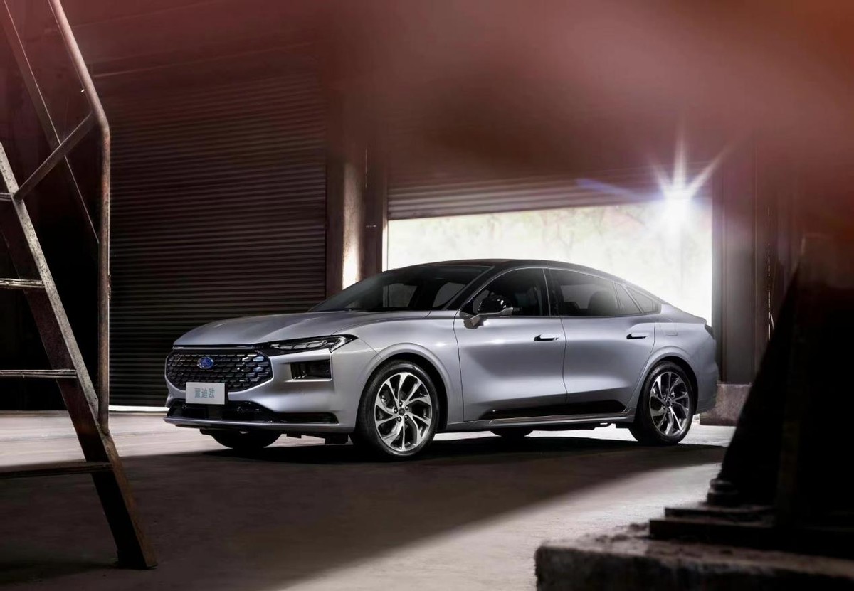 4月大批新车来袭全新蒙迪欧比亚迪汉dm全新揽胜等