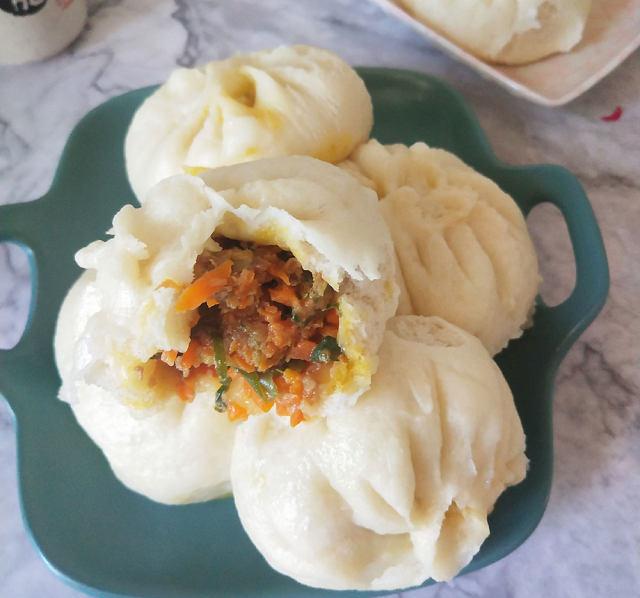 猪肉牛肉胡萝卜馅包子皮薄馅大暄软鲜香