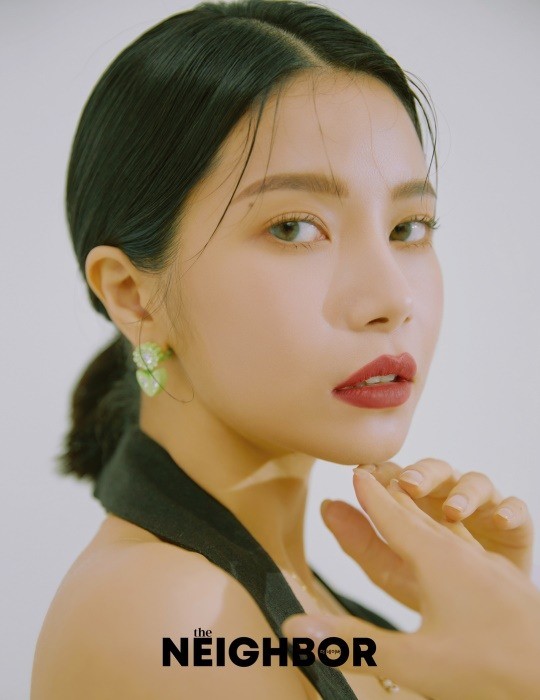 韩国女团mamamoo成员颂乐最新杂志写真曝光