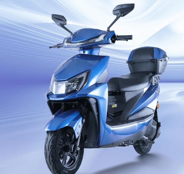 第一款台铃的劲威,它是为农村百姓出行打造一款大功率电摩,外观采用