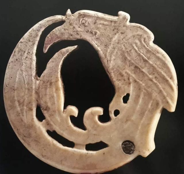 其次,也一定程度上印证了玄鸟作为商朝的图腾.那玄鸟具体是指什么呢?