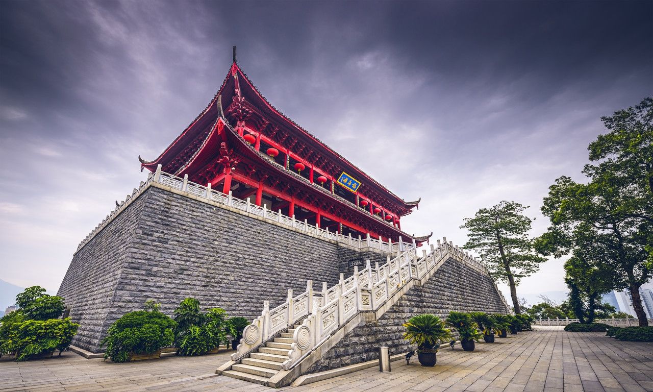 镇海楼是广州标志性建筑之一,呈长方形,阔31米,深16米