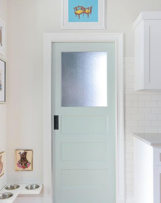 若想着卧室门也想装成这种门,又考虑到私密性的话,那把玻璃做成磨砂的