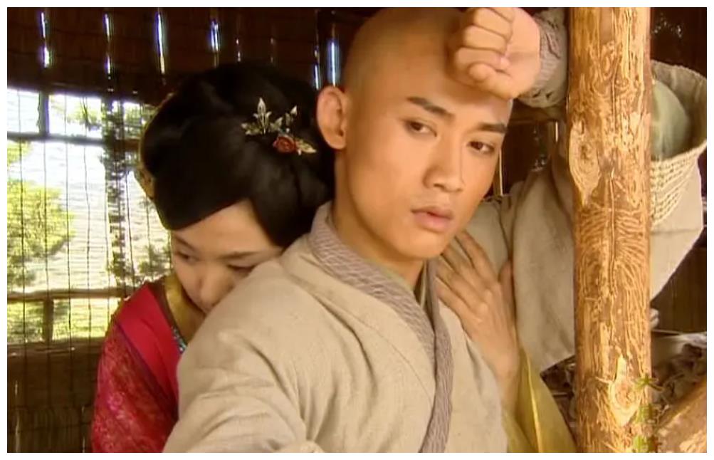 哇塞 这是男性视角的爽文吧 全员肉感美人 衣裙薄如蝉翼太辣了 财经头条