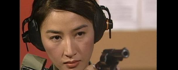 陀枪师姐陈三元滕丽名成为第一个开枪的陀枪师姐