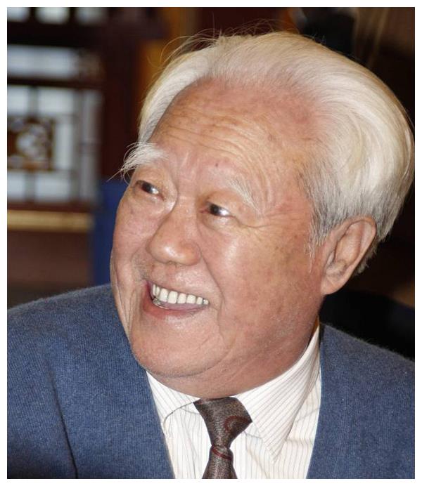 论拍马屁侯耀文比苏文茂略胜一筹让相声学者欺上压下太难了