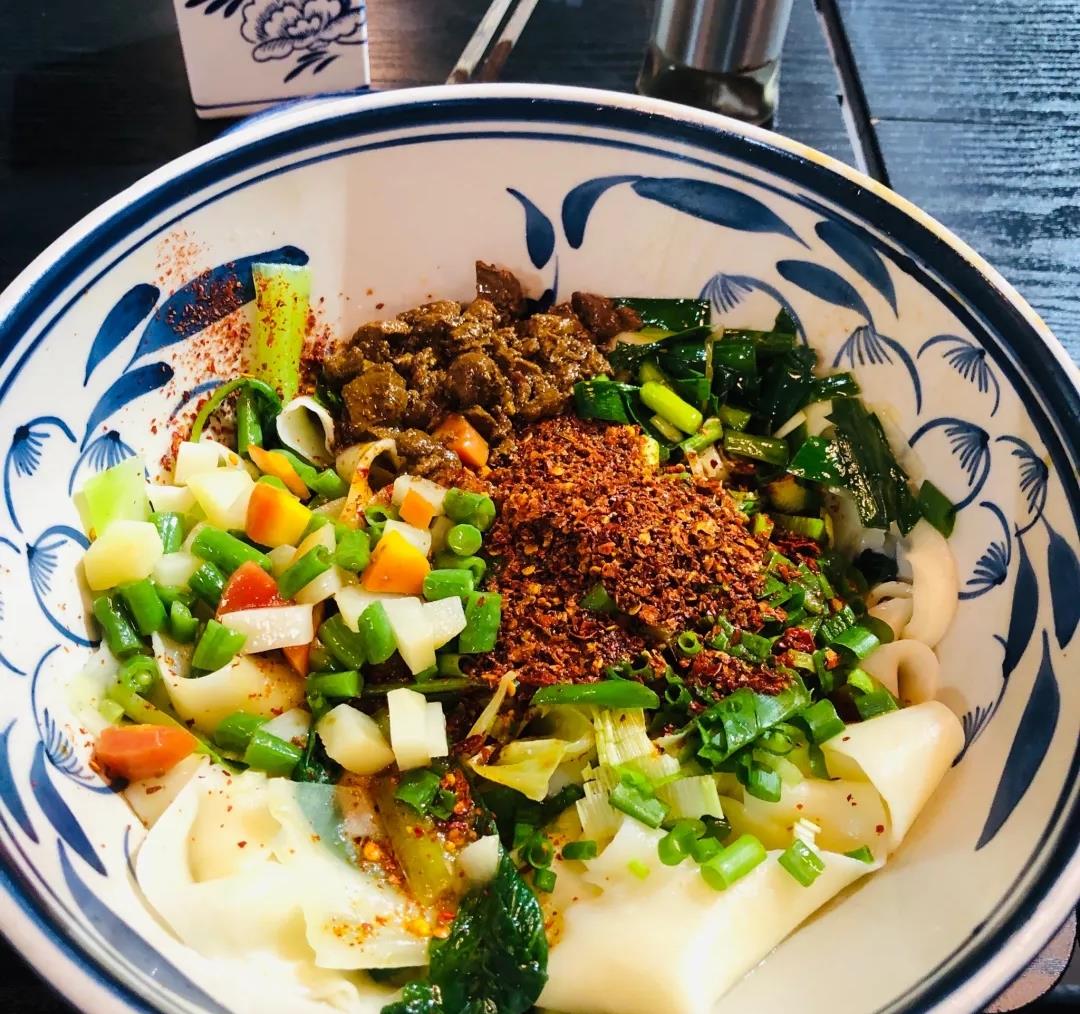 最受欢迎面食之《陕西油泼面》