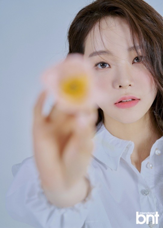 韩国女艺人李宥珍最新杂志写真曝光