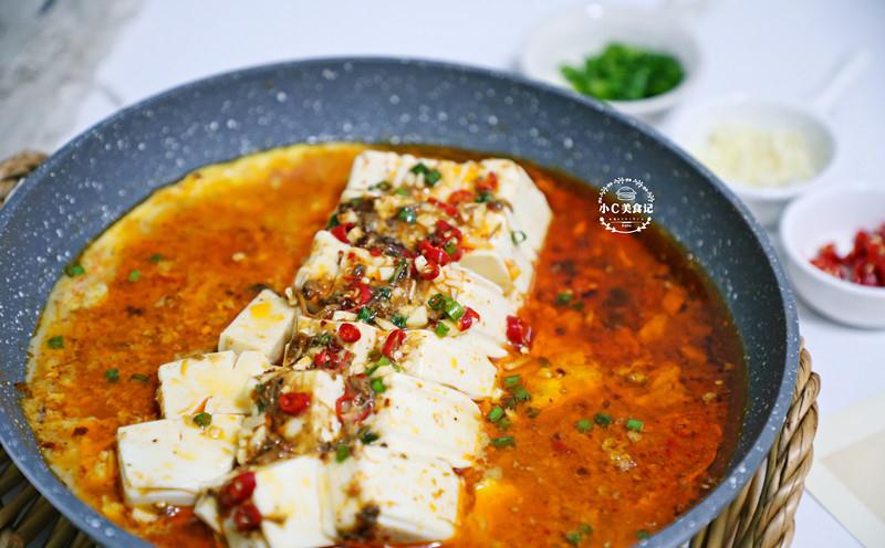 1块嫩豆腐2个鸡蛋轻松制作出一道下饭开胃菜肴做法难度低