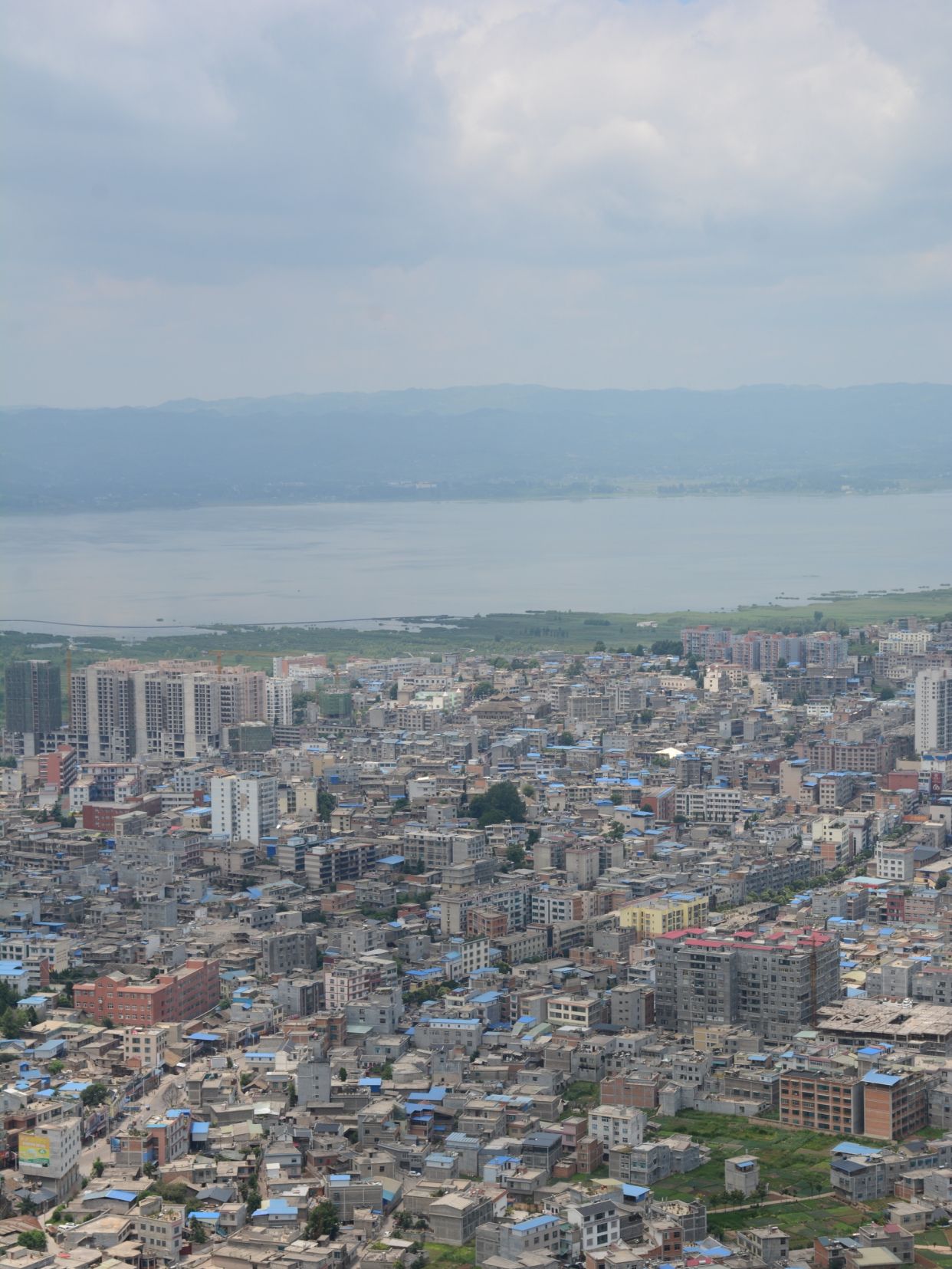 山里的小城风貌:贵州毕节威宁县