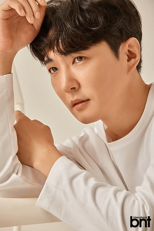 韩国男团god成员安信源最新杂志写真曝光