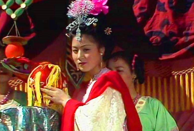 难怪殷温娇会抛绣球,而不是直接嫁给陈光蕊,原来殷开山一箭三雕