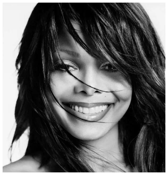 其中的主人公珍妮杰克逊也进行道歉,并且被罚了55万美金,但男主人公