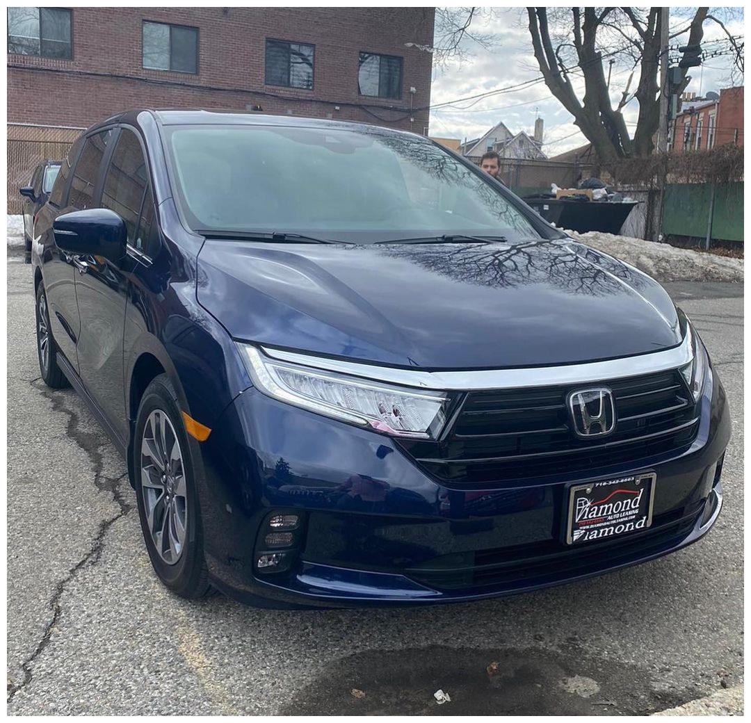 新款本田奥德赛美版海外实车街拍,外观小改,质感更强!__财经头条