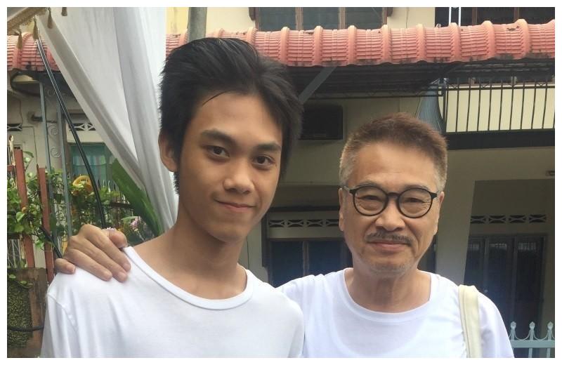 吴孟达18岁儿子被网暴只因镜头前一个微笑年仅18岁的他有啥错