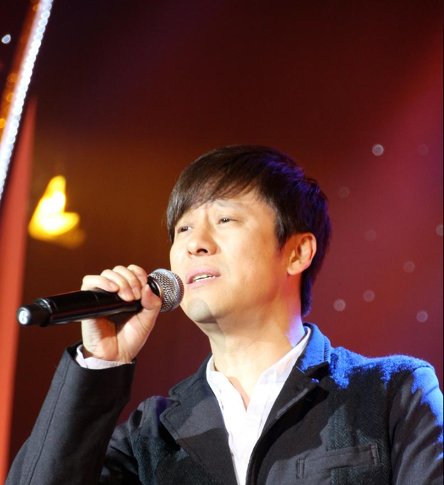 那英张柏芝都爱慕他,沉寂十几年成亿万富豪|解晓东|春晚|那英_新浪