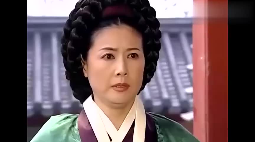 大长今:太后斥责崔尚宫贪功不上报实情,对韩尚宫与长今大加赞赏