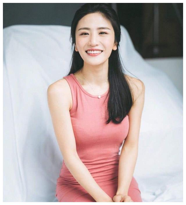 林芊妤:和富二代在公厕撞击30分钟,被封杀后奉子成婚嫁老实人