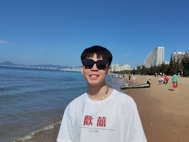 众多网友送别刘学州,三亚海边布满鲜花,舅妈已赶过来处理后事休闲区蓝鸢梦想 - Www.slyday.coM 众多网友送别刘学州,三亚海边布满鲜花,舅妈已赶过来处理后事休闲区蓝鸢梦想 - Www.slyday.coM