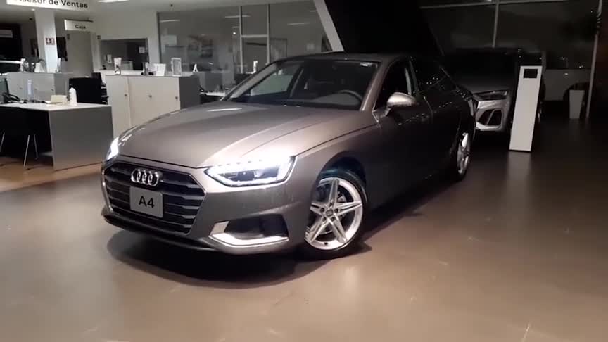 2021款奥迪a4l到店,颜值高空间大,选它还是宝马3系自己拿主意