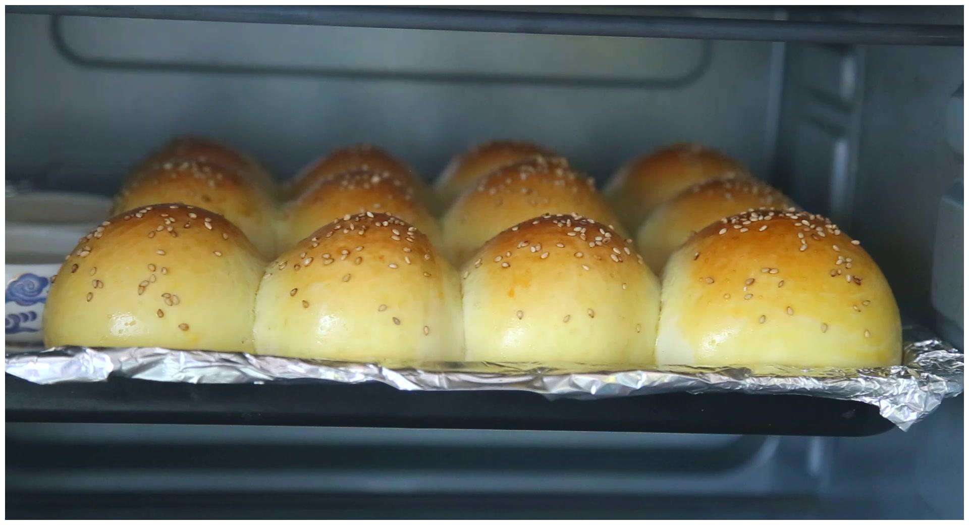 想吃面包自己在家做,蓬松暄软,秒变烘焙高手,成功率极高的做法