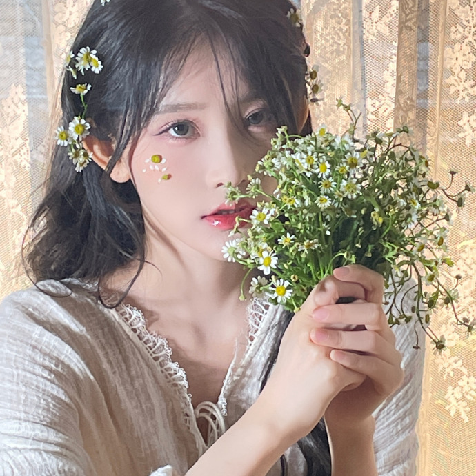 美女snh48-周诗雨迷人美照欣赏,好看啊