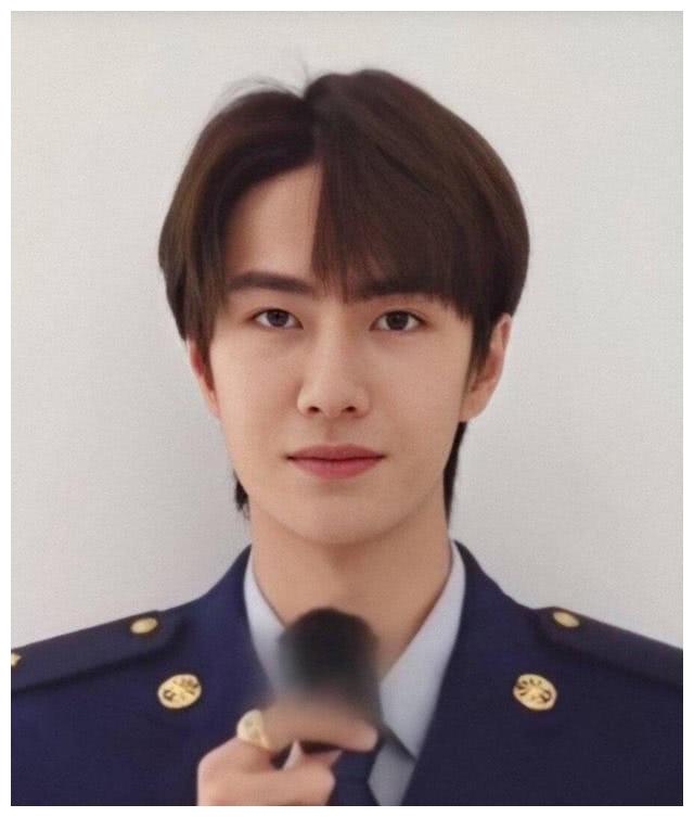 王一博新剧饰演警察,短发造型更亮眼!