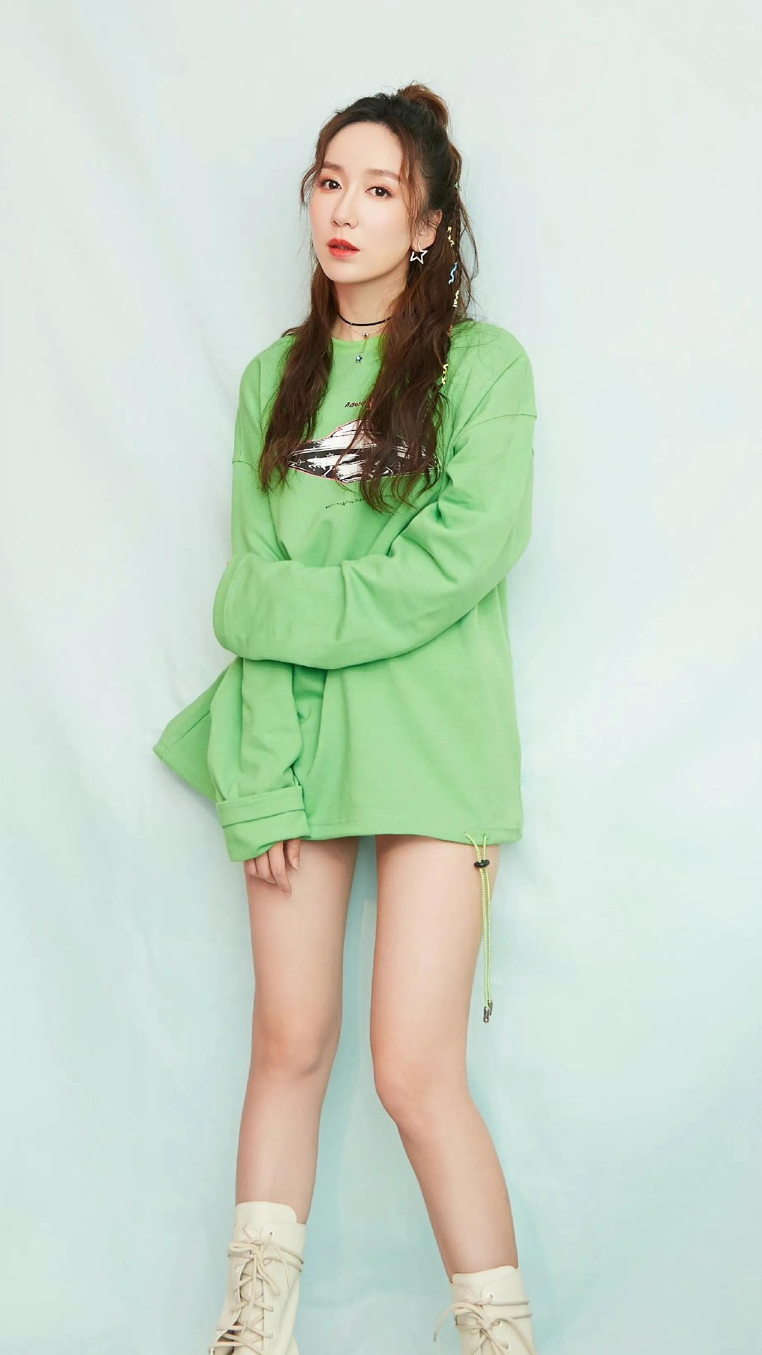 娄艺潇时尚写真:肤白貌美大长腿,性感迷人3_高清图集_新浪网