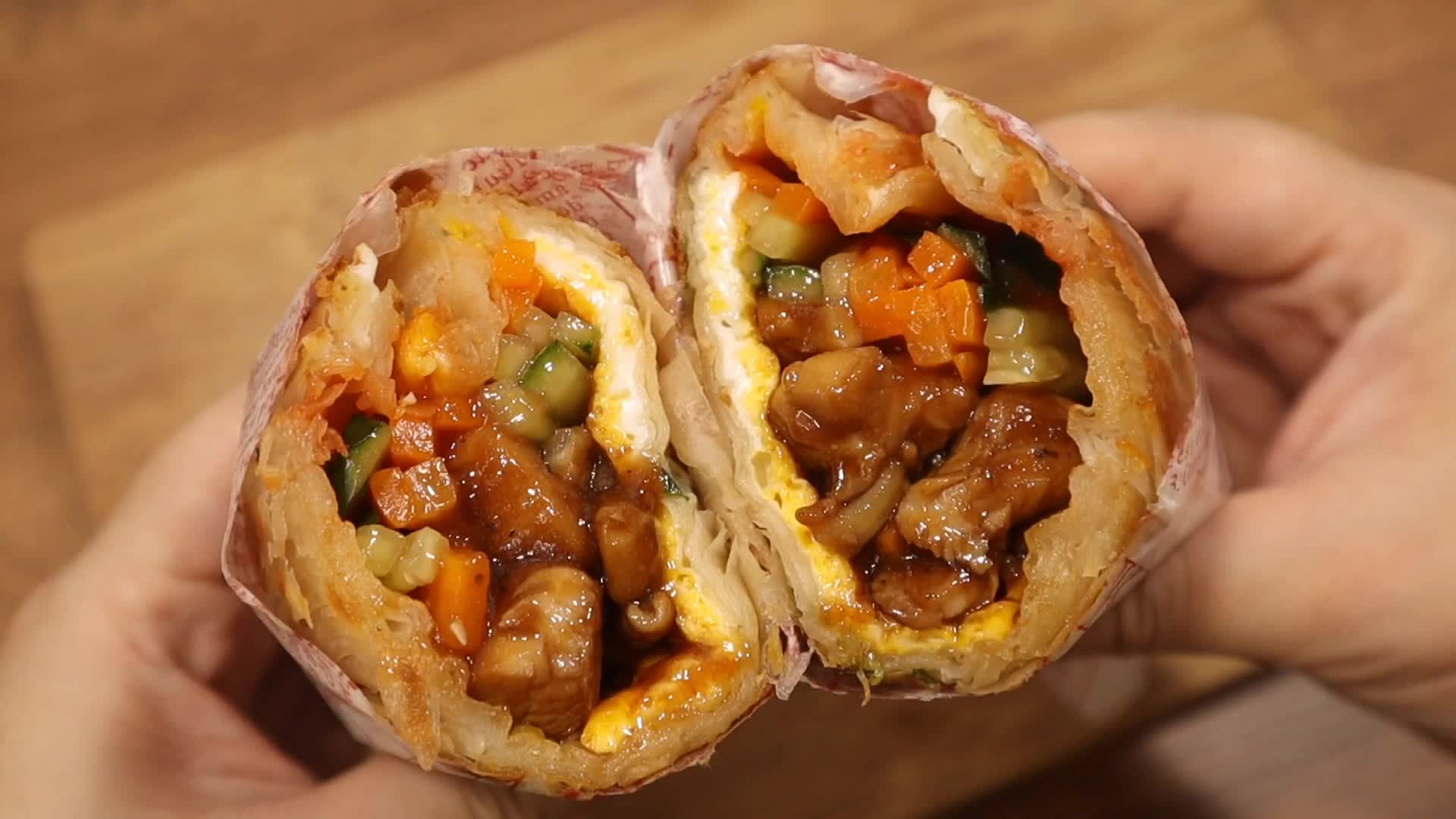 超美味的黑椒鸡肉卷,手抓饼就可以做!