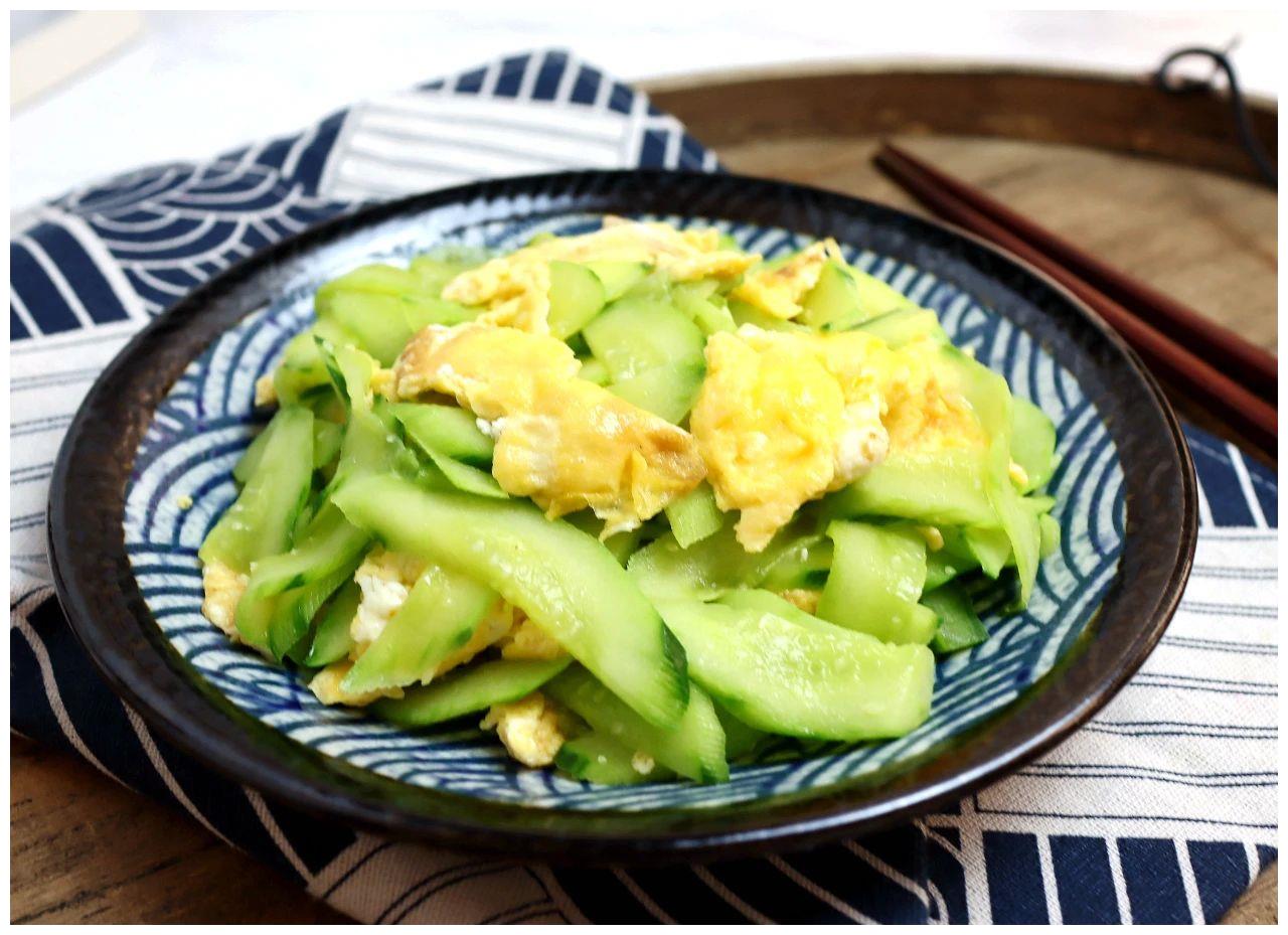 黄瓜炒鸡蛋怎么做最好吃?大厨教你小妙招,黄瓜脆嫩爽口不出水|黄瓜炒