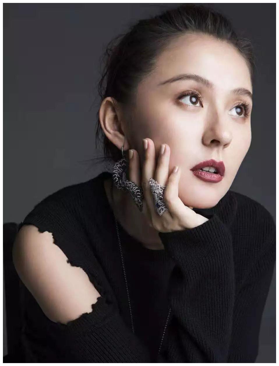 《山海情》李水花饰演者热依扎:率真低调演技好,戏火人不红