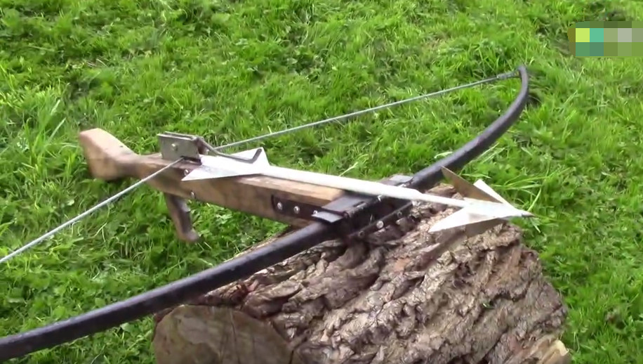 中最让男子引以为傲的就是一副十石强弩,这种重弩的拉力足足有600多斤