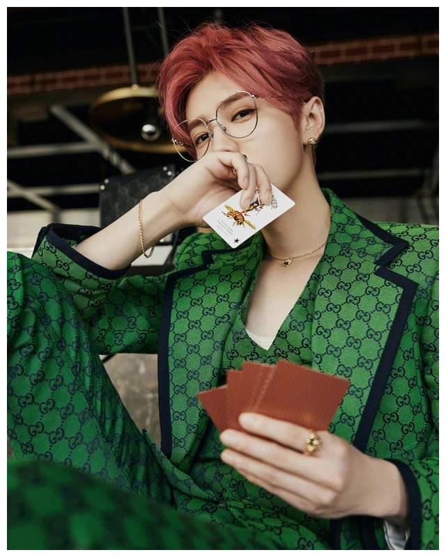 明星的绝美红发造型,王一博,鹿晗,虞书欣……每一个心动