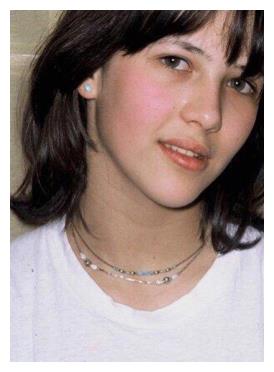 来自苏菲·玛索年轻时的照片:有的人,注定可以留住时光