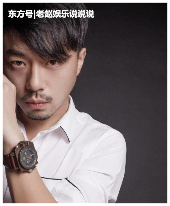 赵一龙饰江卫民,江德福三子,跟亚菲是龙凤胎.