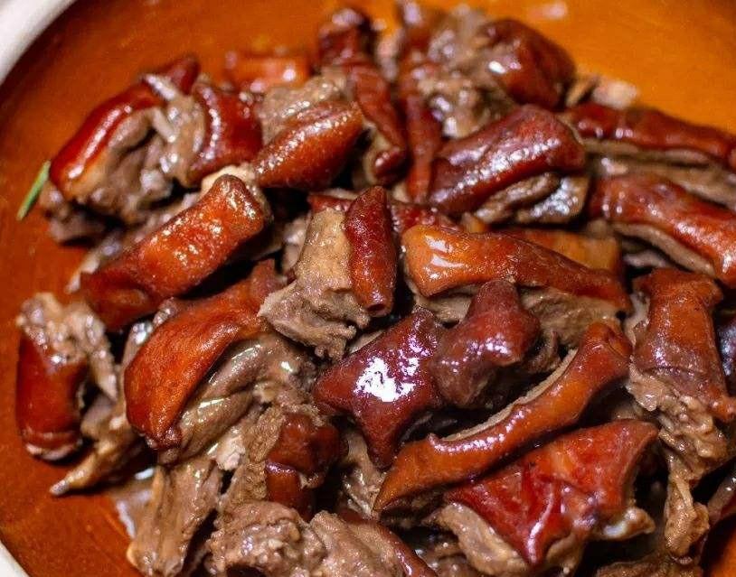 于是他专门去店铺,咬一万口"报仇"|狗肉|玉林|脆皮_新浪新闻