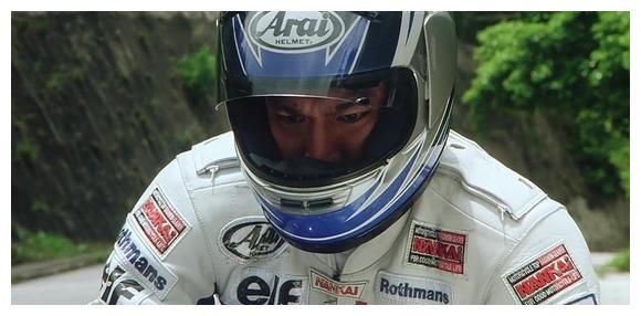 并且成为了"四大天王"之一,他还因为出演了《烈火战车》获得了当年